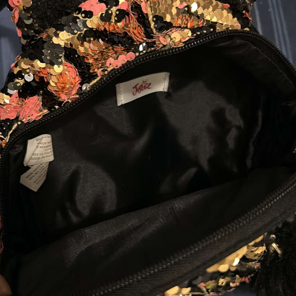 Mini letter K backpack - Picture 4 of 5
